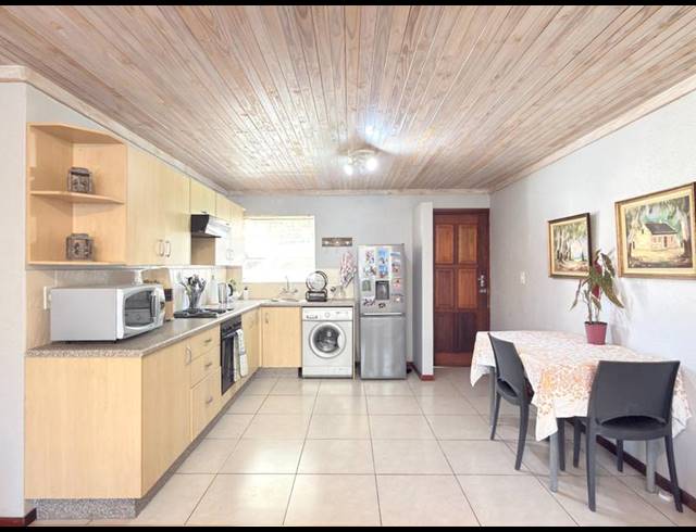 2 BEDROOM PROPERTY TO RENT IN BRYANSTON